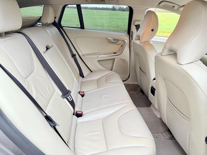Volvo V60 1.6 T4 SE Lux Nav Estate 5dr Petrol Powershift Euro 5 (180 ps) - U1972