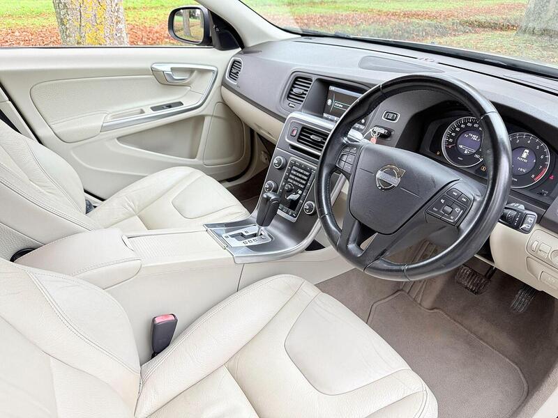 Volvo V60 1.6 T4 SE Lux Nav Estate 5dr Petrol Powershift Euro 5 (180 ps) - U1972