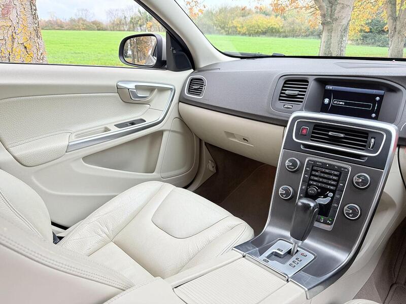 Volvo V60 1.6 T4 SE Lux Nav Estate 5dr Petrol Powershift Euro 5 (180 ps) - U1972
