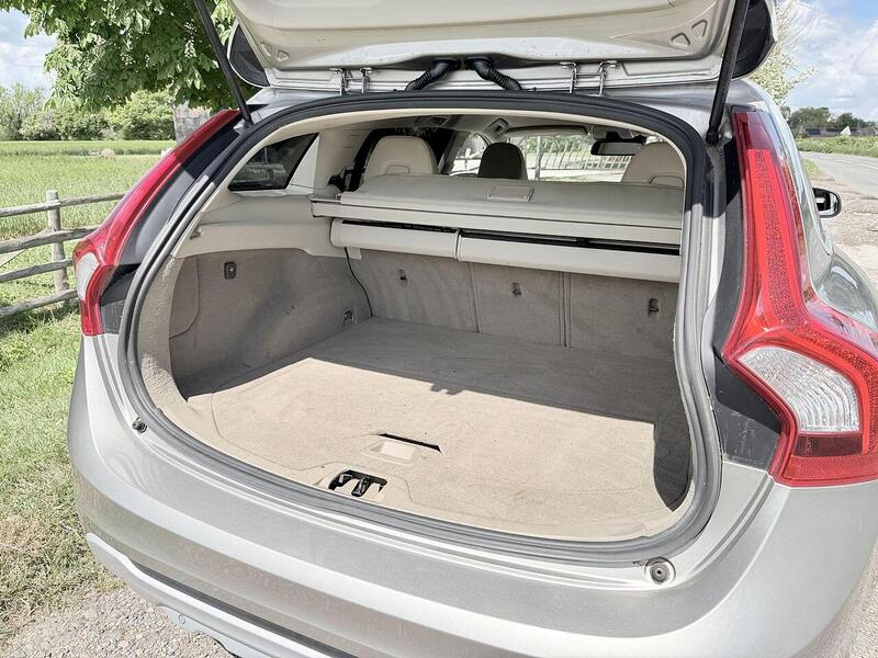Volvo V60 1.6 T4 SE Lux Nav Estate 5dr Petrol Powershift Euro 5 (180 ps) - U1972