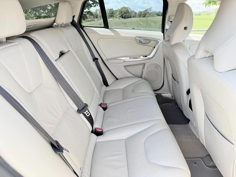 Volvo V60 1.6 T4 SE Lux Nav Estate 5dr Petrol Powershift Euro 5 (180 ps) - U1972