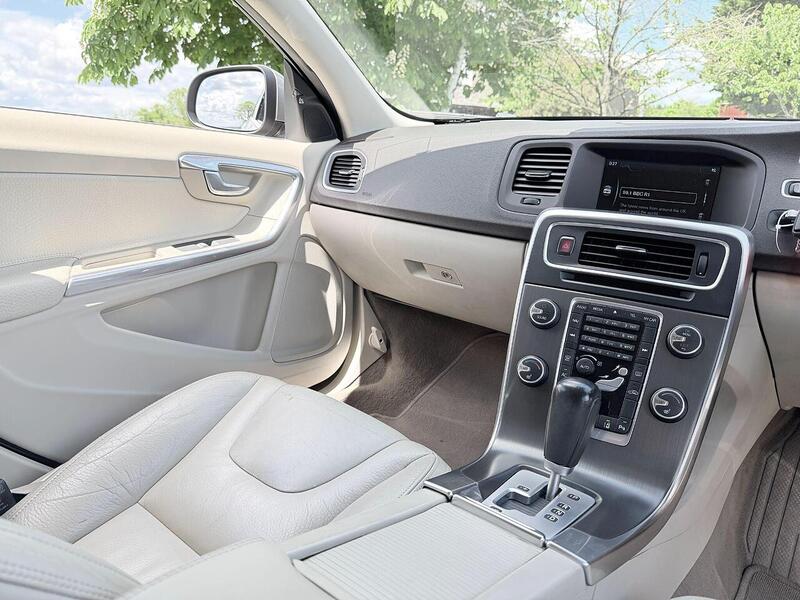 Volvo V60 1.6 T4 SE Lux Nav Estate 5dr Petrol Powershift Euro 5 (180 ps) - U1972