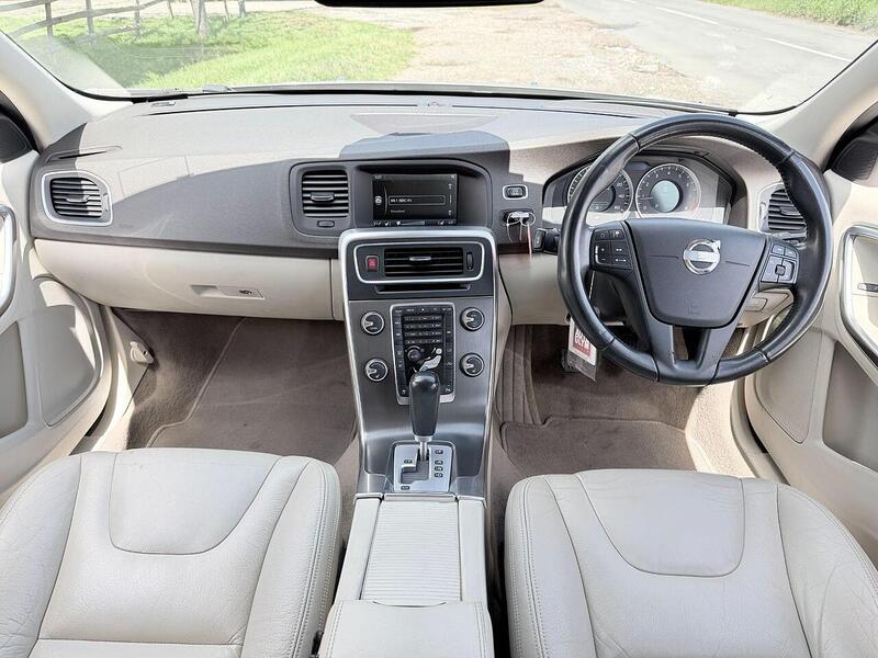Volvo V60 1.6 T4 SE Lux Nav Estate 5dr Petrol Powershift Euro 5 (180 ps) - U1972