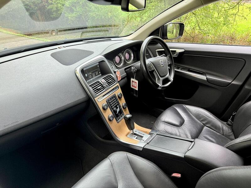 Volvo XC60 T5 Se Lux 2.0 5dr Estate Automatic Petrol - U1982