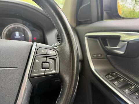Volvo XC60 T5 Se Lux 2.0 5dr Estate Automatic Petrol - U1982