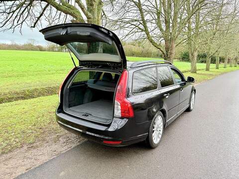 Volvo V50 Se Lux 2.0 5dr Estate Manual Petrol - U2012