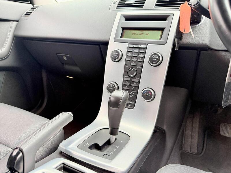 Volvo V50 Se Lux 2.0 5dr Estate Manual Petrol - U2012