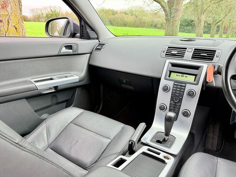 Volvo V50 Se Lux 2.0 5dr Estate Manual Petrol - U2012