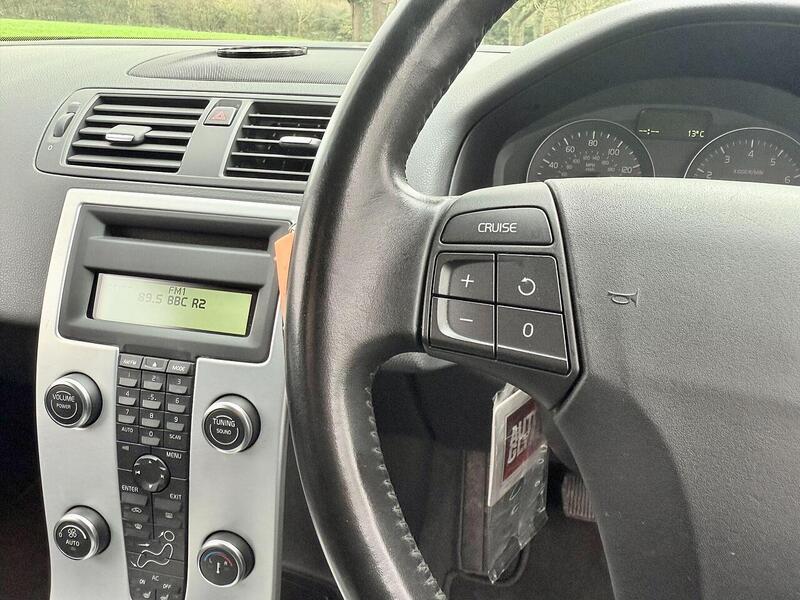 Volvo V50 Se Lux 2.0 5dr Estate Manual Petrol - U2012