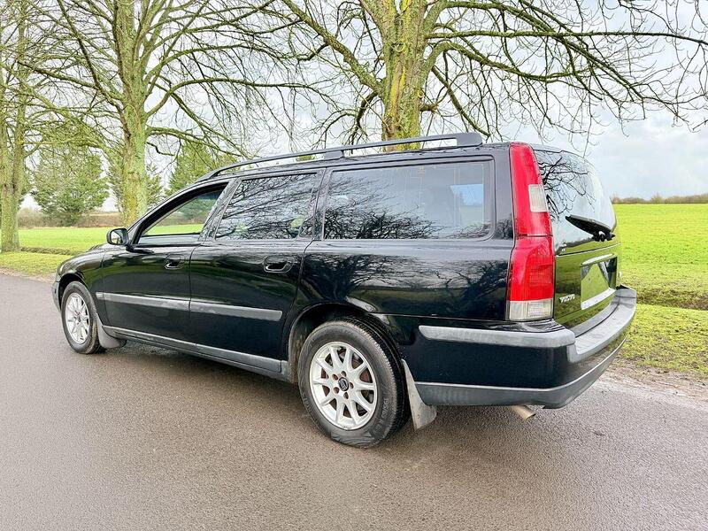 Volvo V70 2.4 SE Estate 5dr Petrol Automatic (231 g/km, 170 bhp) - U2020
