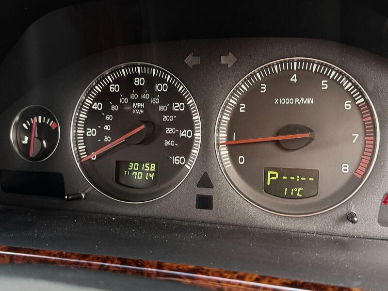 Volvo V70 2.4 SE Estate 5dr Petrol Automatic (231 g/km, 170 bhp) - U2020