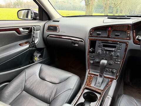 Volvo V70 2.4 SE Estate 5dr Petrol Automatic (231 g/km, 170 bhp) - U2020