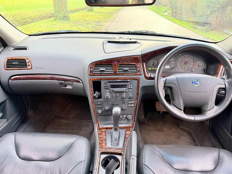 Volvo V70 2.4 SE Estate 5dr Petrol Automatic (231 g/km, 170 bhp) - U2020