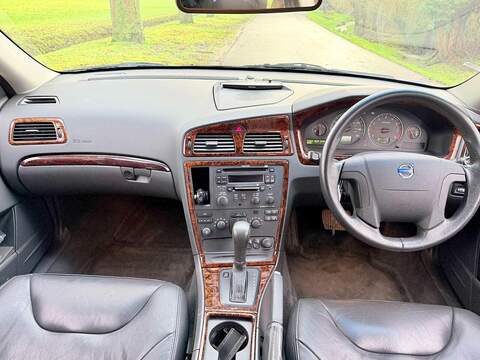 Volvo V70 2.4 SE Estate 5dr Petrol Automatic (231 g/km, 170 bhp) - U2020
