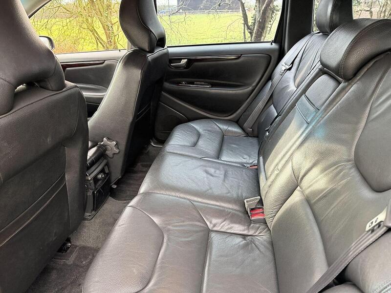 Volvo V70 2.4 SE Estate 5dr Petrol Automatic (231 g/km, 170 bhp) - U2020