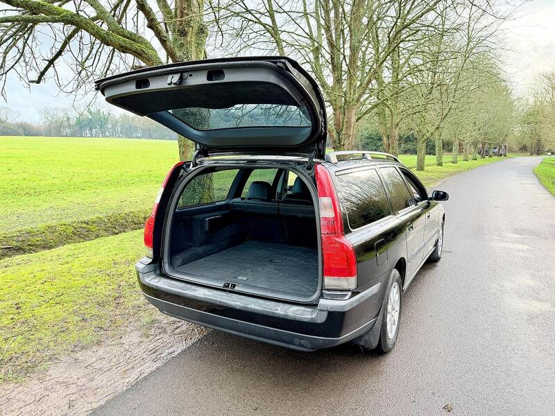 Volvo V70 2.4 SE Estate 5dr Petrol Automatic (231 g/km, 170 bhp) - U2020