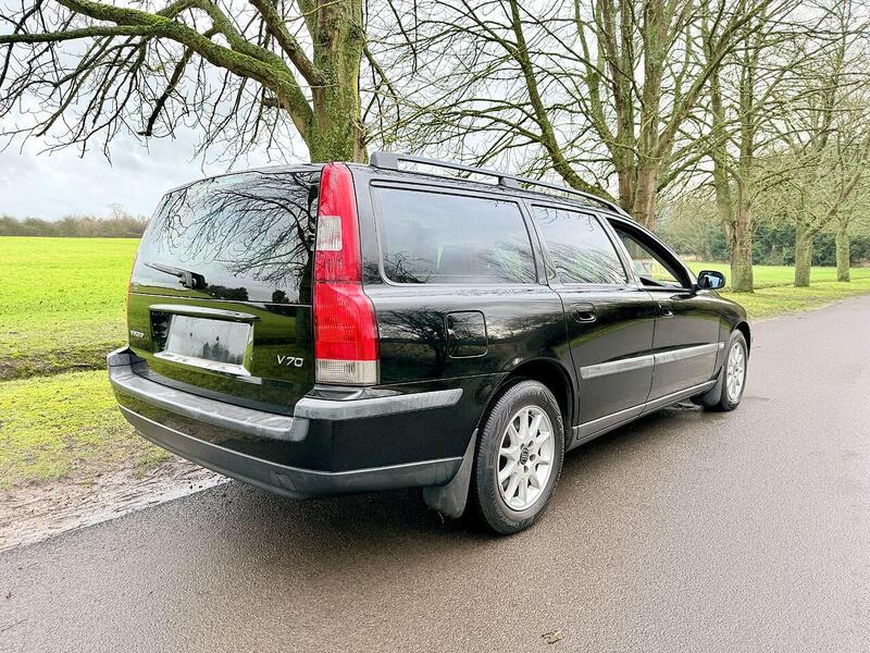 Volvo V70 2.4 SE Estate 5dr Petrol Automatic (231 g/km, 170 bhp) - U2020