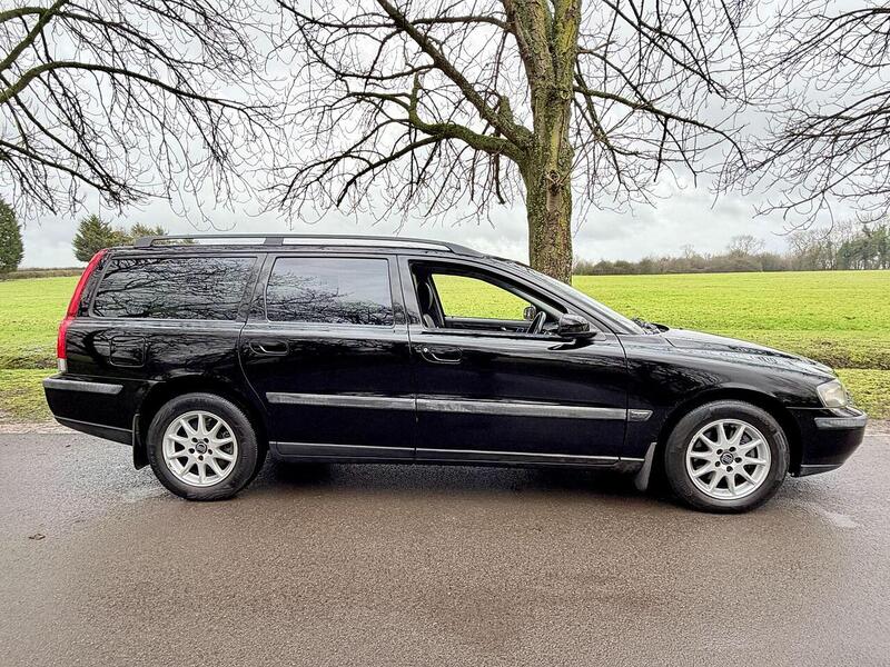 Volvo V70 2.4 SE Estate 5dr Petrol Automatic (231 g/km, 170 bhp) - U2020