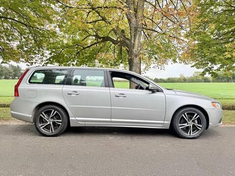 Volvo V70 Se Lux 2.5 5dr Estate Automatic Petrol - U2025
