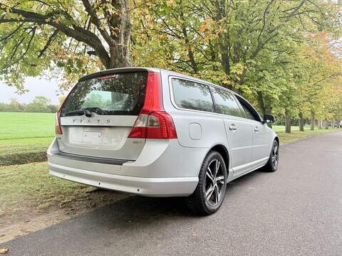 Volvo V70 Se Lux 2.5 5dr Estate Automatic Petrol - U2025