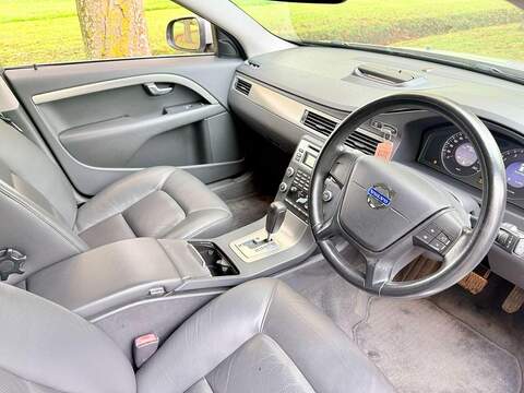 Volvo V70 Se Lux 2.5 5dr Estate Automatic Petrol - U2025