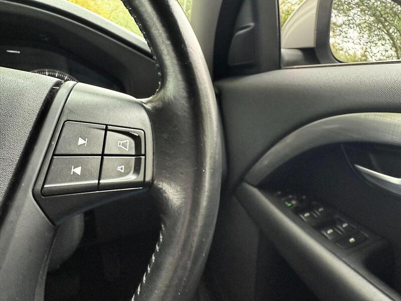 Volvo V70 Se Lux 2.5 5dr Estate Automatic Petrol - U2025