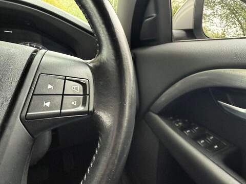 Volvo V70 Se Lux 2.5 5dr Estate Automatic Petrol - U2025