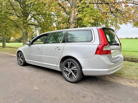 Volvo V70 Se Lux 2.5 5dr Estate Automatic Petrol - U2025