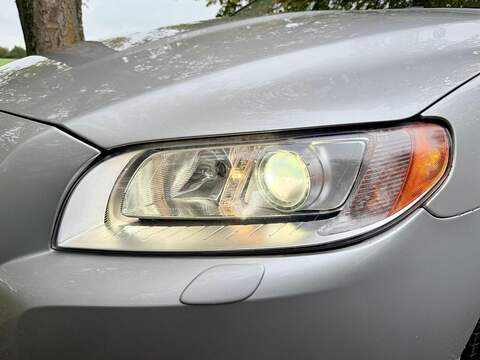 Volvo V70 Se Lux 2.5 5dr Estate Automatic Petrol - U2025