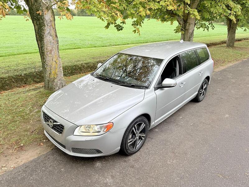 Volvo V70 Se Lux 2.5 5dr Estate Automatic Petrol - U2025