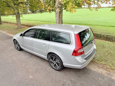 Volvo V70 Se Lux 2.5 5dr Estate Automatic Petrol - U2025