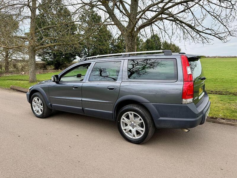 Volvo XC70 2.4 D5 SE Lux Geartronic AWD 5dr - U2030
