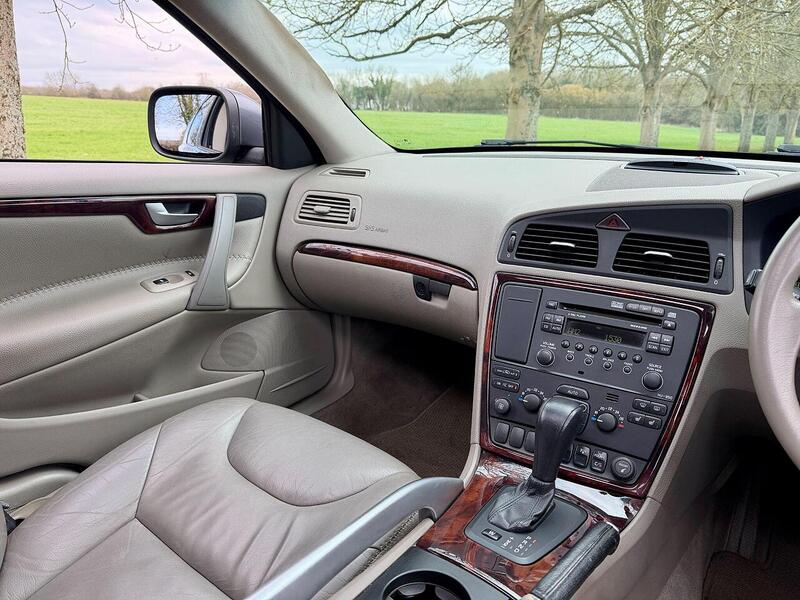 Volvo XC70 2.4 D5 SE Lux Geartronic AWD 5dr - U2030