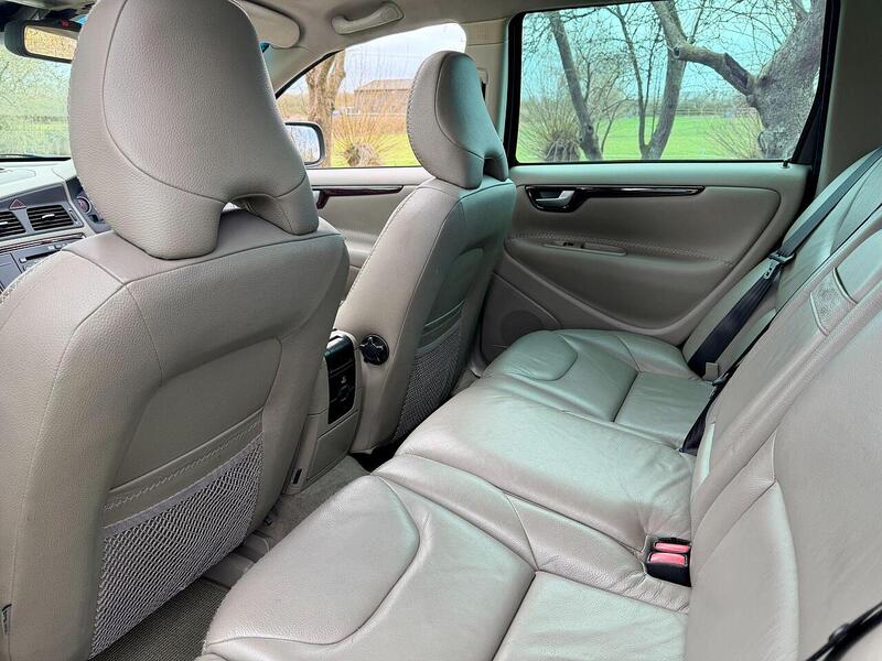 Volvo XC70 2.4 D5 SE Lux Geartronic AWD 5dr - U2030