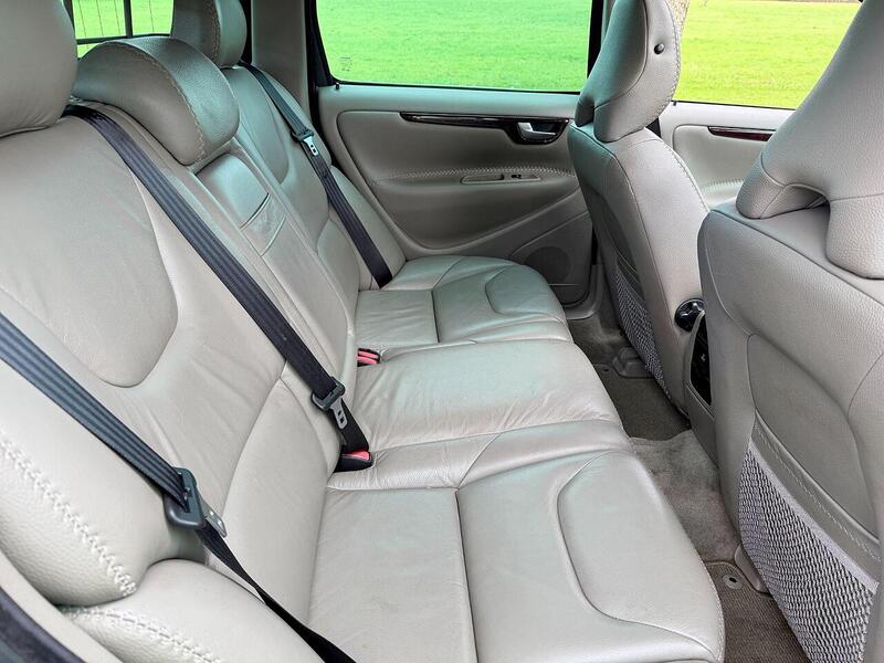 Volvo XC70 2.4 D5 SE Lux Geartronic AWD 5dr - U2030