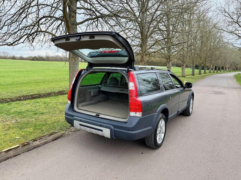 Volvo XC70 2.4 D5 SE Lux Geartronic AWD 5dr - U2030