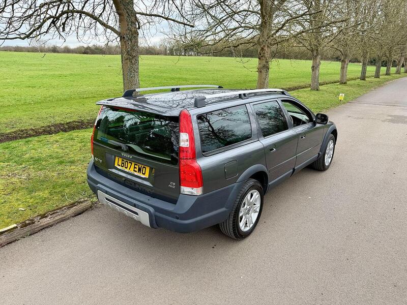 Volvo XC70 2.4 D5 SE Lux Geartronic AWD 5dr - U2030