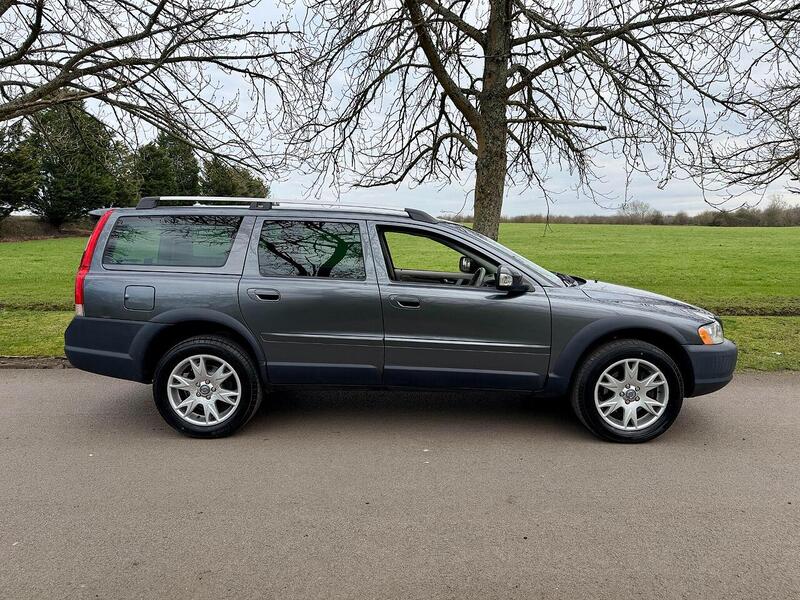 Volvo XC70 2.4 D5 SE Lux Geartronic AWD 5dr - U2030