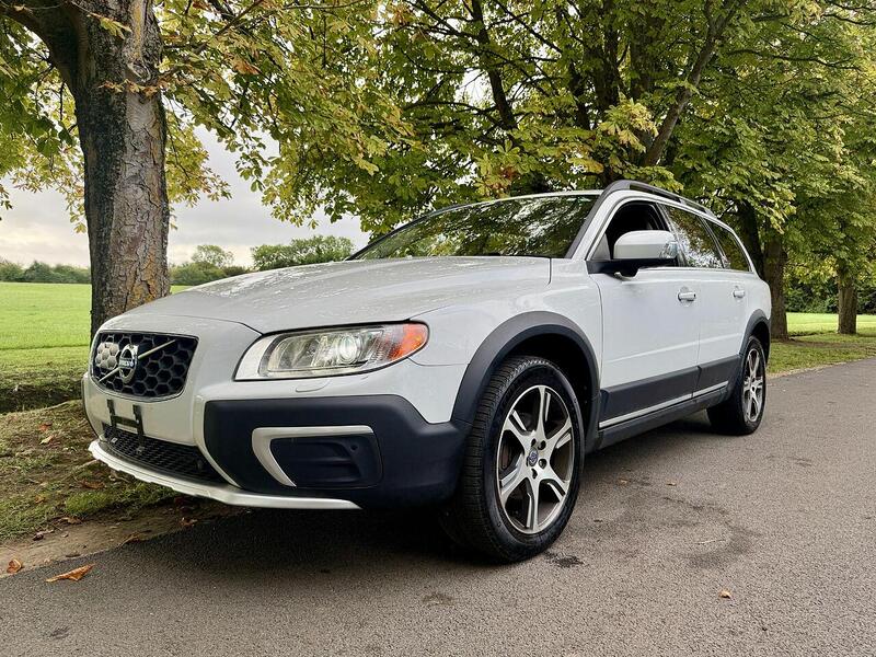 Volvo XC70 3.0 T6 SE Lux Estate 5dr Petrol Geartronic AWD Euro 5 (304 ps) - U2045