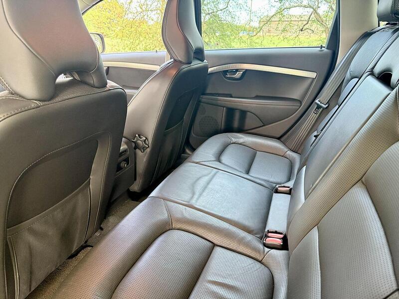 Volvo XC70 3.0 T6 SE Lux Estate 5dr Petrol Geartronic AWD Euro 5 (304 ps) - U2045