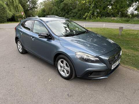 Volvo V40 D5 Executive SUV 2.4 Automatic Diesel