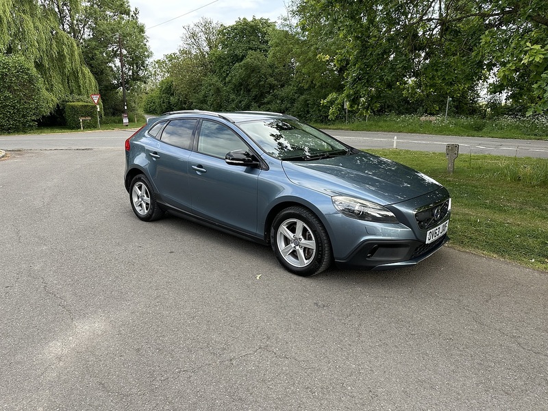 Volvo V40 Cross Country 2.0 T5 Lux Nav Hatchback 5dr Petrol Geartronic AWD Euro 6 (s/s) (245 ps) - U2058