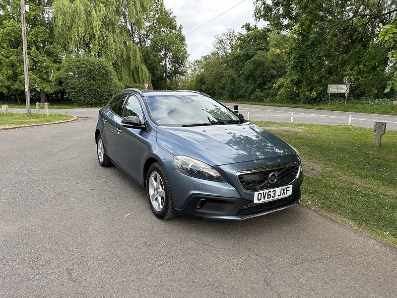 Volvo V40 Cross Country 2.0 T5 Lux Nav Hatchback 5dr Petrol Geartronic AWD Euro 6 (s/s) (245 ps) - U2058
