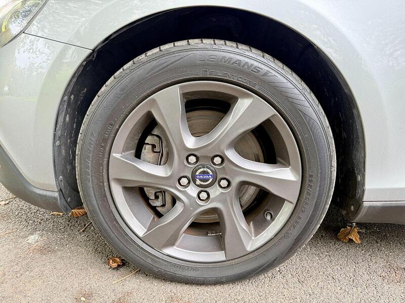 Volvo V40 Cross Country 2.0 T5 Lux Nav Hatchback 5dr Petrol Geartronic AWD Euro 6 (s/s) (245 ps) - U2068