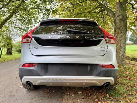Volvo V40 Cross Country 2.0 T5 Lux Nav Hatchback 5dr Petrol Geartronic AWD Euro 6 (s/s) (245 ps) - U2068