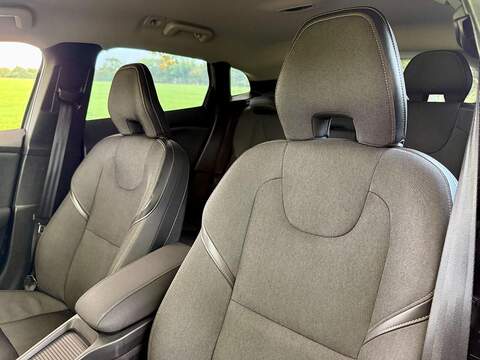 Volvo V40 Cross Country 2.0 T5 Lux Nav Hatchback 5dr Petrol Geartronic AWD Euro 6 (s/s) (245 ps) - U2068