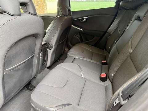 Volvo V40 Cross Country 2.0 T5 Lux Nav Hatchback 5dr Petrol Geartronic AWD Euro 6 (s/s) (245 ps) - U2068