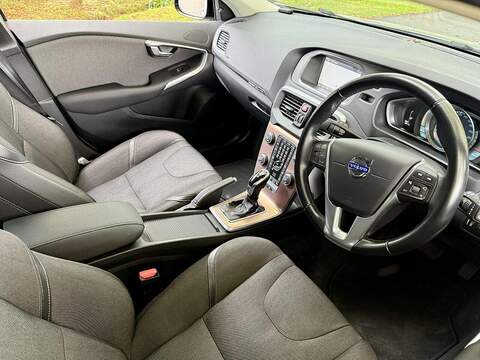 Volvo V40 Cross Country 2.0 T5 Lux Nav Hatchback 5dr Petrol Geartronic AWD Euro 6 (s/s) (245 ps) - U2068