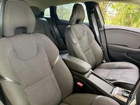 Volvo V40 Cross Country 2.0 T5 Lux Nav Hatchback 5dr Petrol Geartronic AWD Euro 6 (s/s) (245 ps) - U2068
