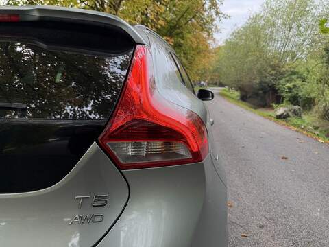 Volvo V40 Cross Country 2.0 T5 Lux Nav Hatchback 5dr Petrol Geartronic AWD Euro 6 (s/s) (245 ps) - U2068